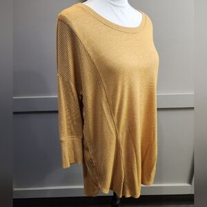 Maurices 3/4 Length Sleeve Top. Heathered Mustard Color. Size XL.